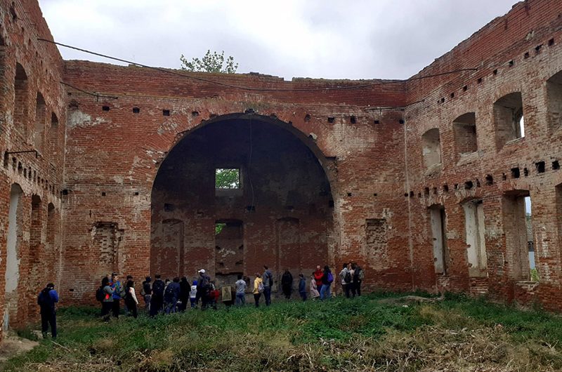 Католики Саратова и Маркса совершили паломничество к разрушенным историческим храмам