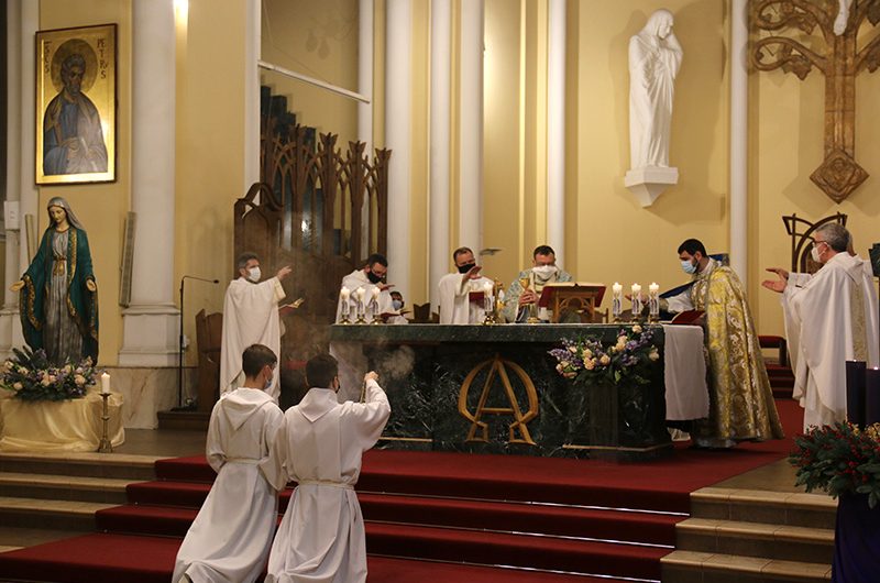 Фото: престольный праздник в Кафедральном соборе Непорочного Зачатия Пресвятой Девы Марии в Москве