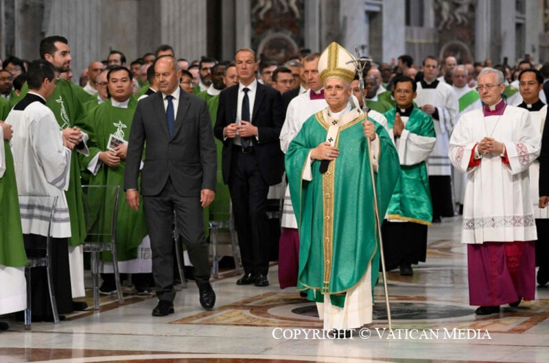 «Разрушить стену одиночества». Проповедь Папы на Всемирный день бедных